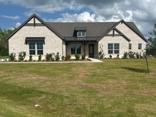 1003 Webb Court, Van Alstyne, TX 75495