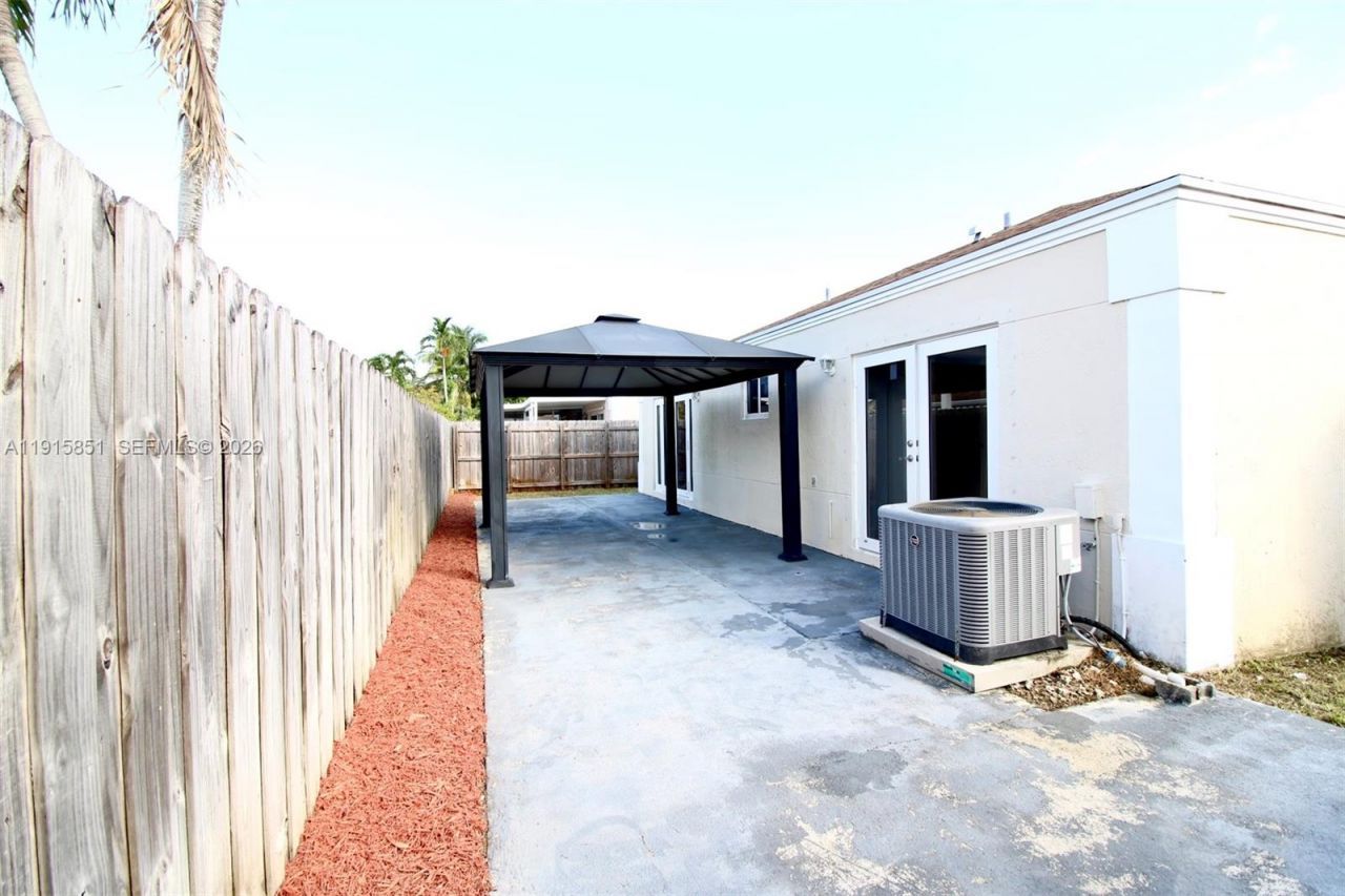 9775 SW 221st St, Cutler Bay, FL 33190 Photo