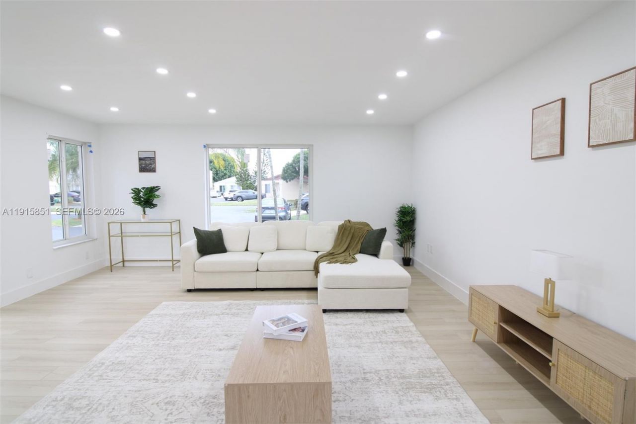 9775 SW 221st St, Cutler Bay, FL 33190 Photo