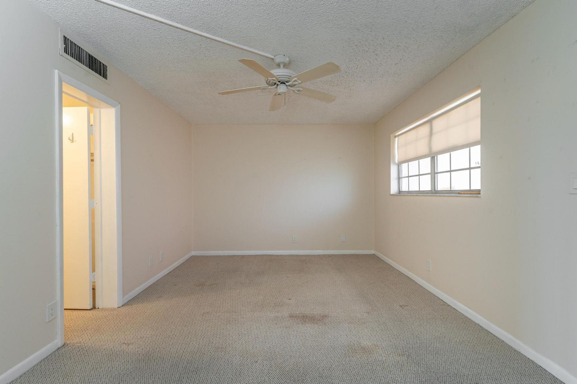 650 Tennis Club Drive, Unit 303, Fort Lauderdale, FL 33311 Photo