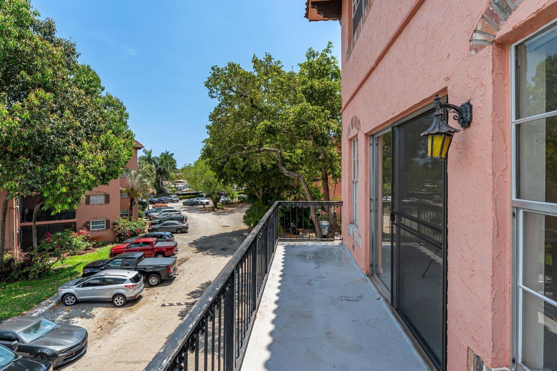 650 Tennis Club Drive, Unit 303, Fort Lauderdale, FL 33311 Photo