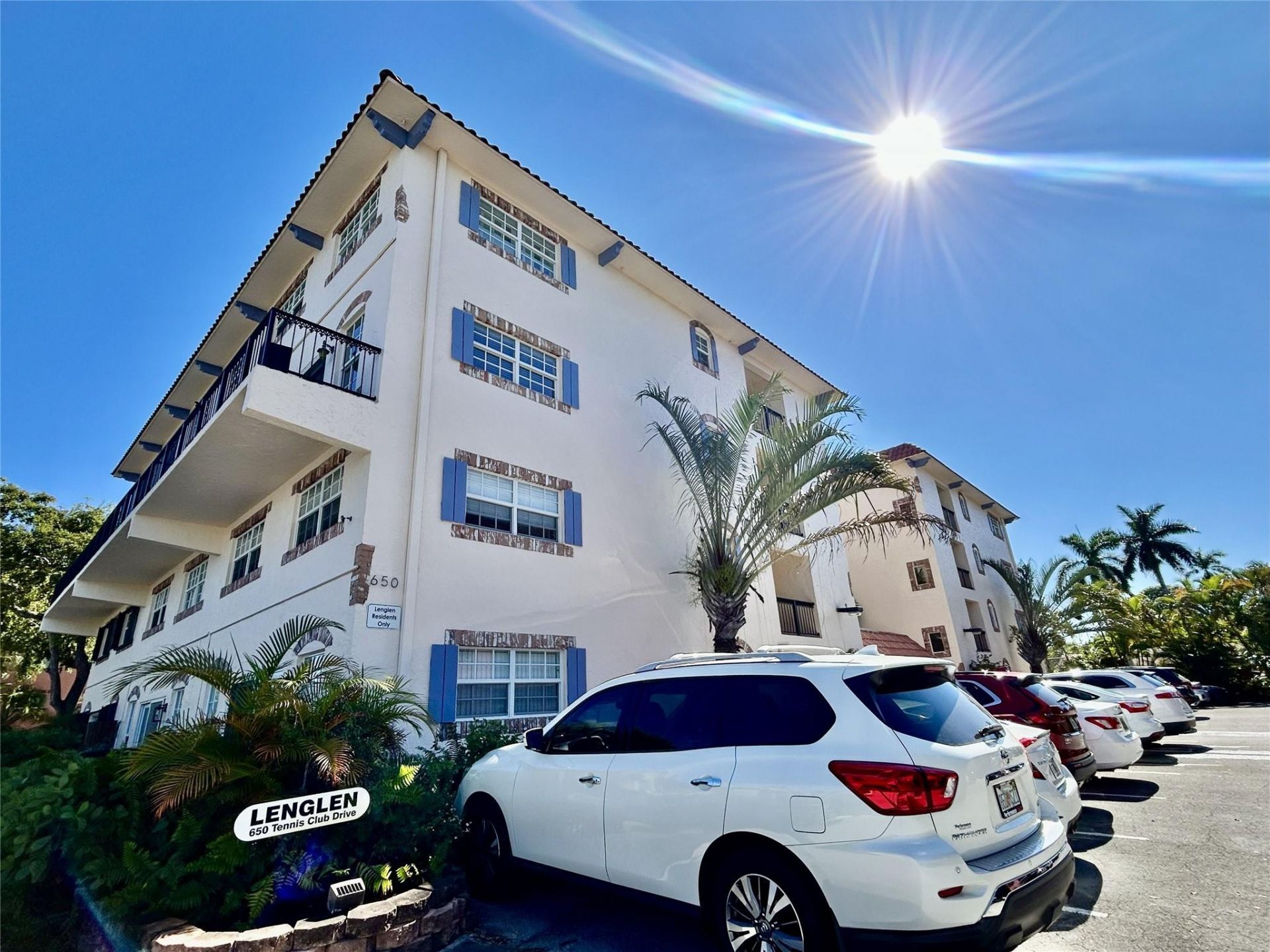 650 Tennis Club Drive, Unit 303, Fort Lauderdale, FL 33311 Photo