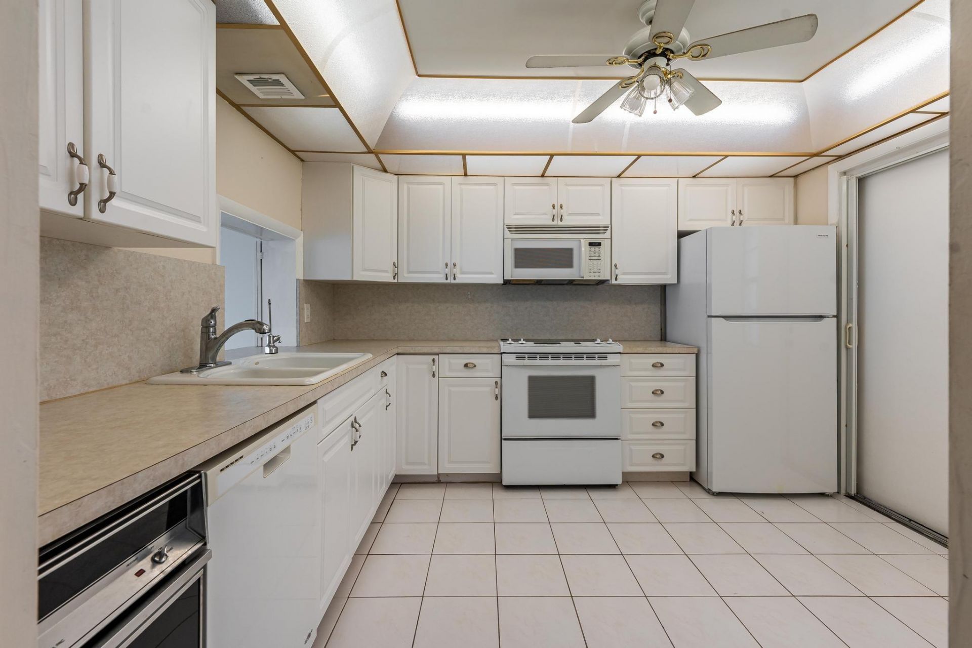 650 Tennis Club Drive, Unit 303, Fort Lauderdale, FL 33311 Photo