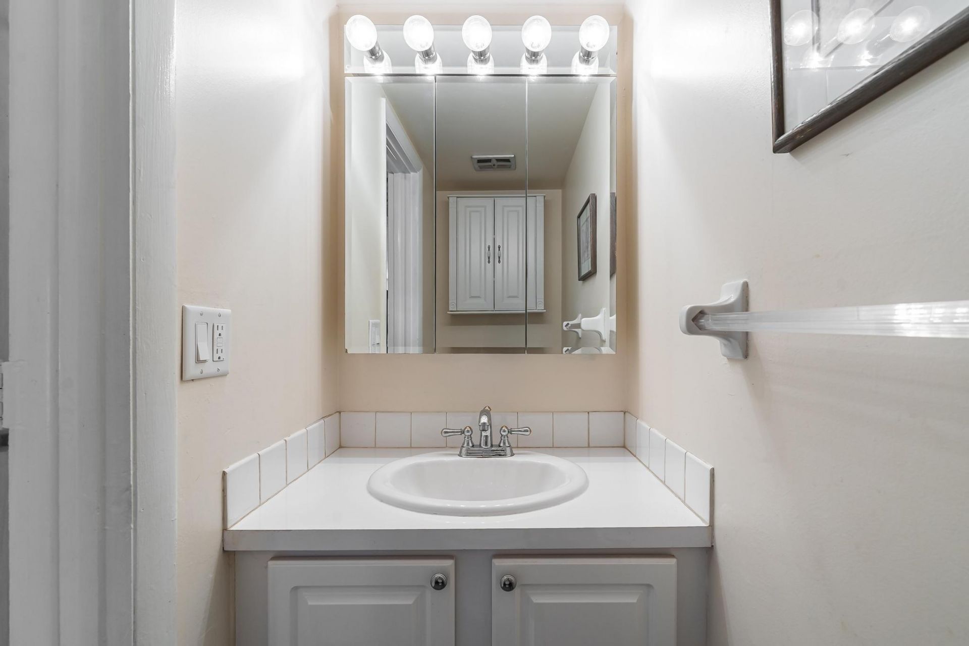 650 Tennis Club Drive, Unit 303, Fort Lauderdale, FL 33311 Photo