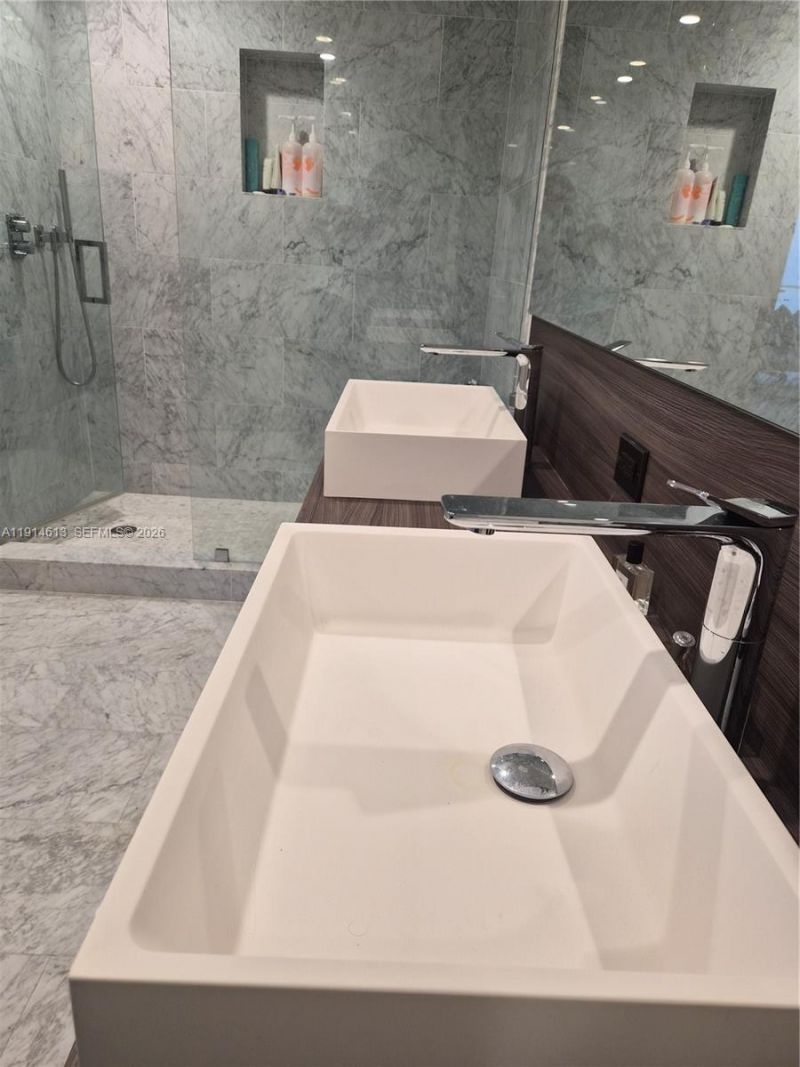 1000 Brickell Plz, Unit 2101, Miami, FL 33131 Photo