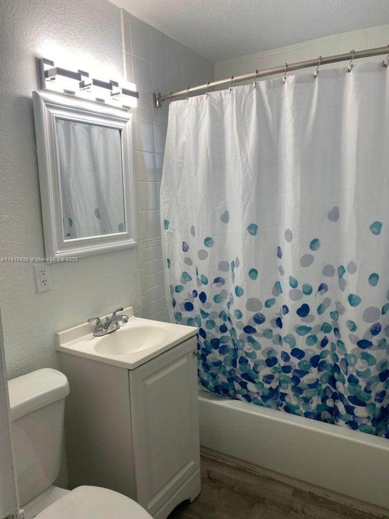 6805 Abbott Ave, Unit 7, Miami Beach, FL 33141 Photo