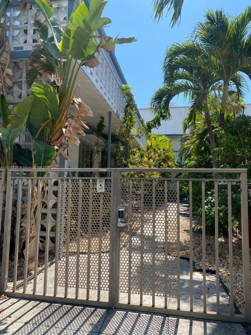 6805 Abbott Ave, Unit 7, Miami Beach, FL 33141 Photo