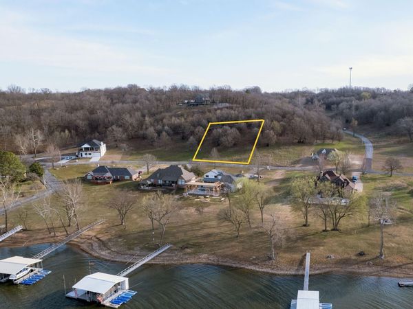 E 333 Road, Grove, OK 74344