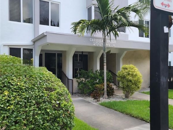 250 180th Dr, Unit 510, Sunny Isles Beach, FL 33160