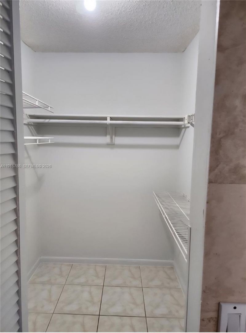 250 180th Dr, Unit 510, Sunny Isles Beach, FL 33160 Photo