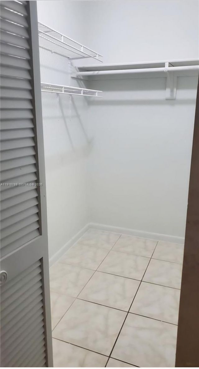 250 180th Dr, Unit 510, Sunny Isles Beach, FL 33160 Photo