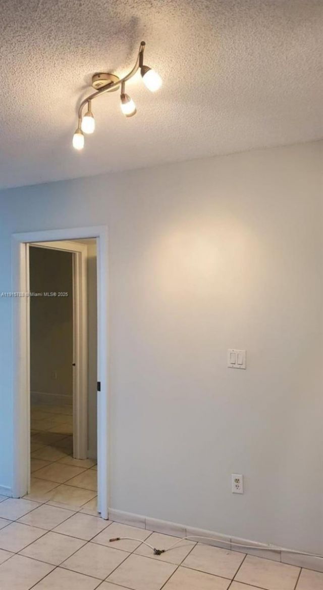 250 180th Dr, Unit 510, Sunny Isles Beach, FL 33160 Photo