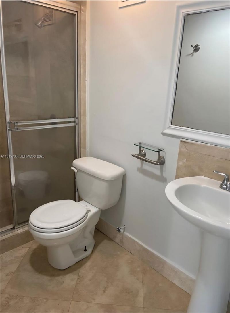 250 180th Dr, Unit 510, Sunny Isles Beach, FL 33160 Photo