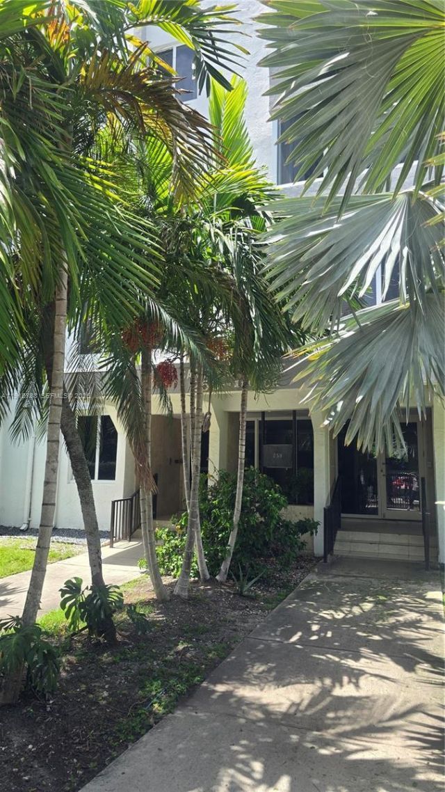 250 180th Dr, Unit 510, Sunny Isles Beach, FL 33160 Photo