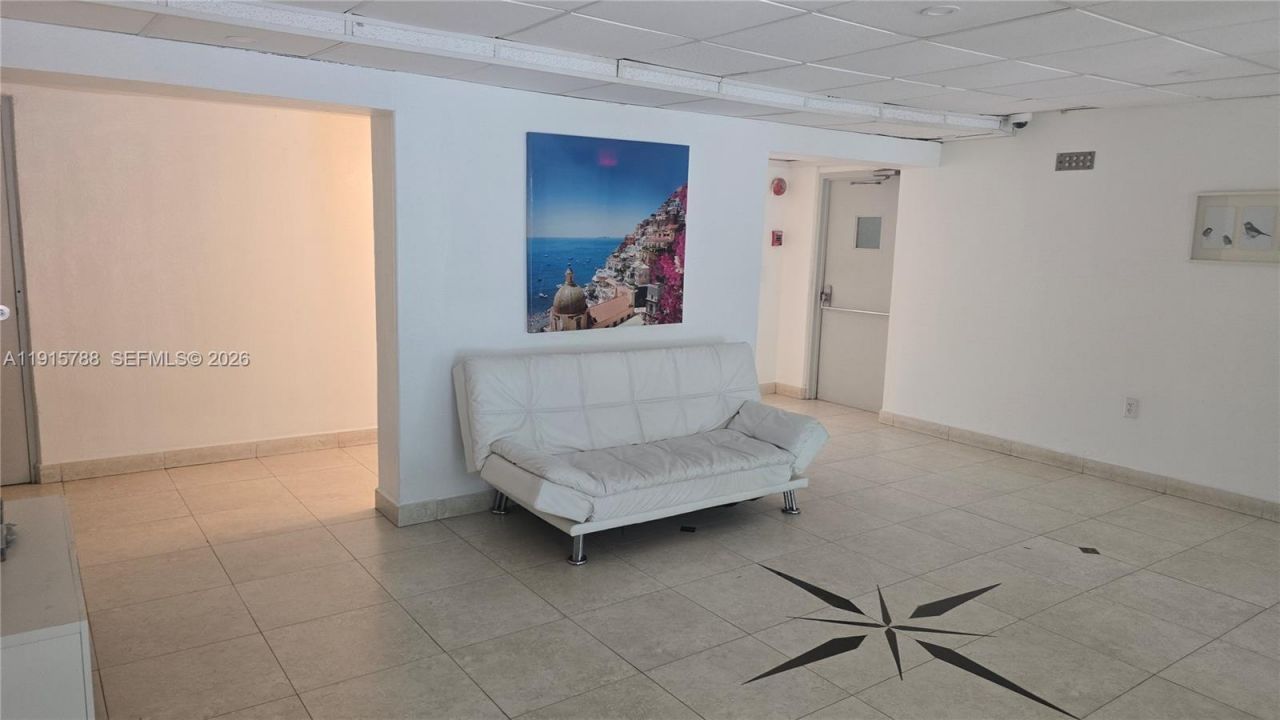 250 180th Dr, Unit 510, Sunny Isles Beach, FL 33160 Photo