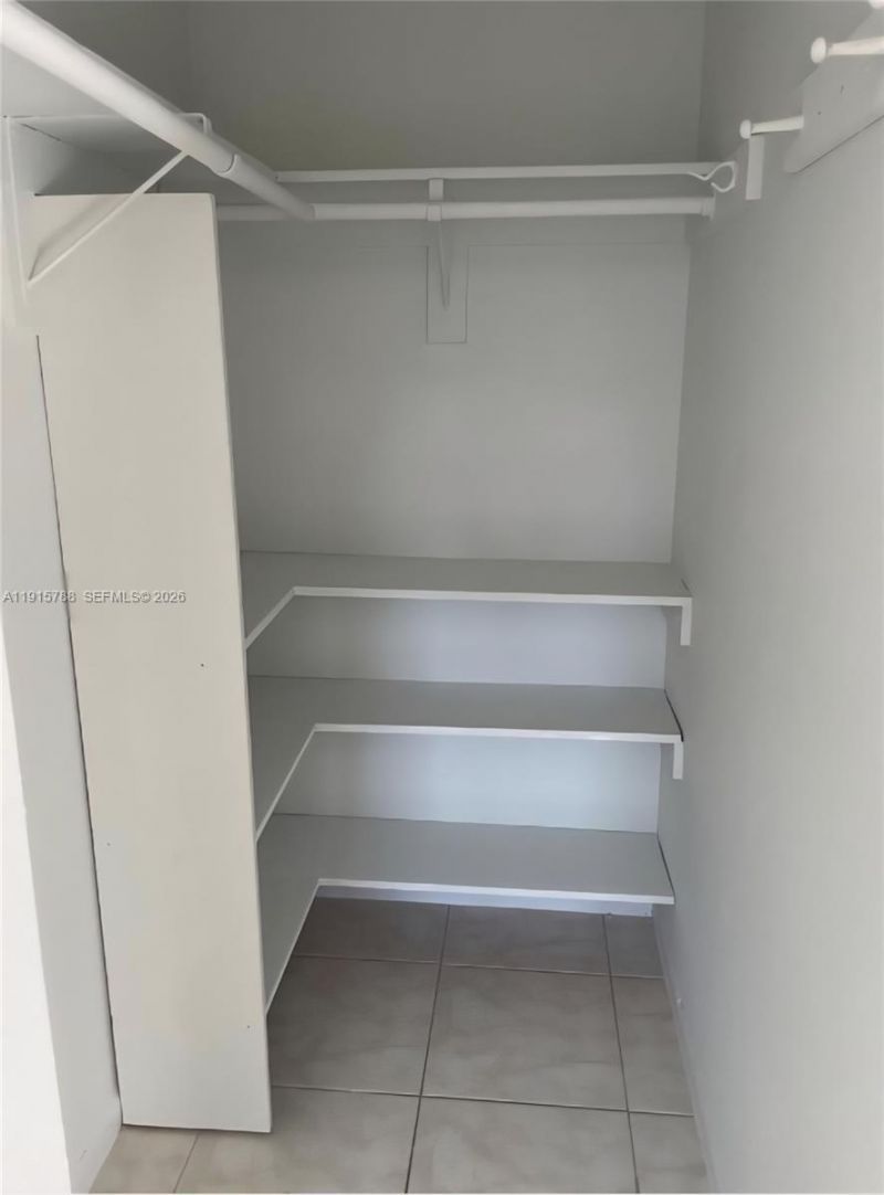 250 180th Dr, Unit 510, Sunny Isles Beach, FL 33160 Photo