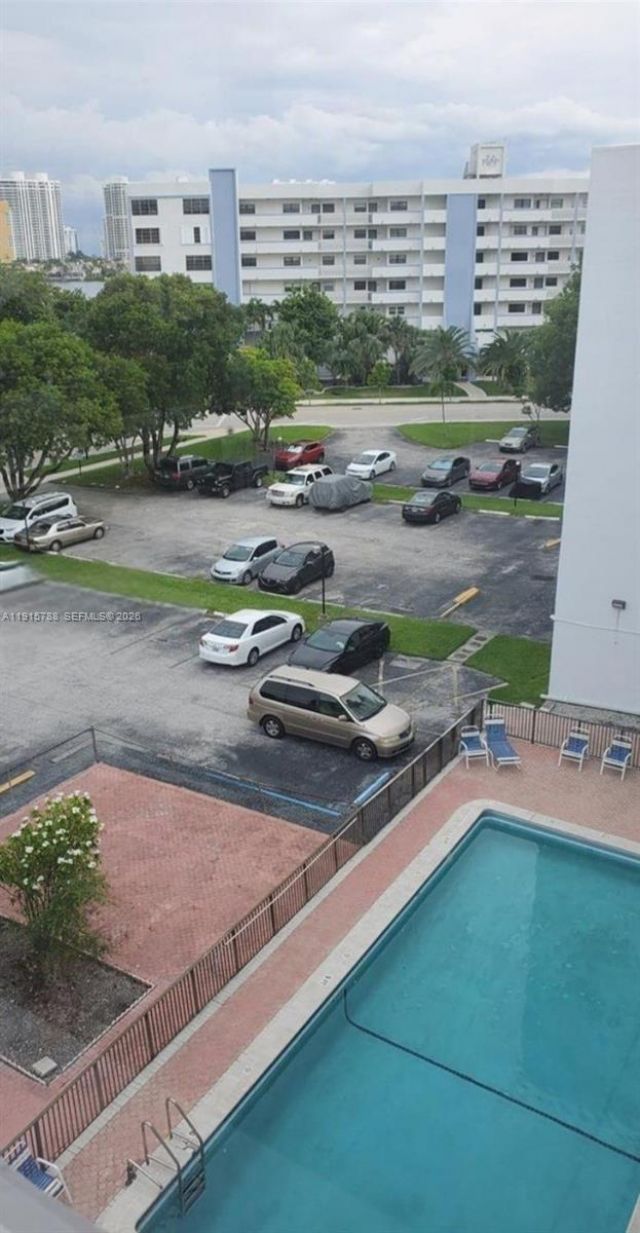 250 180th Dr, Unit 510, Sunny Isles Beach, FL 33160 Photo
