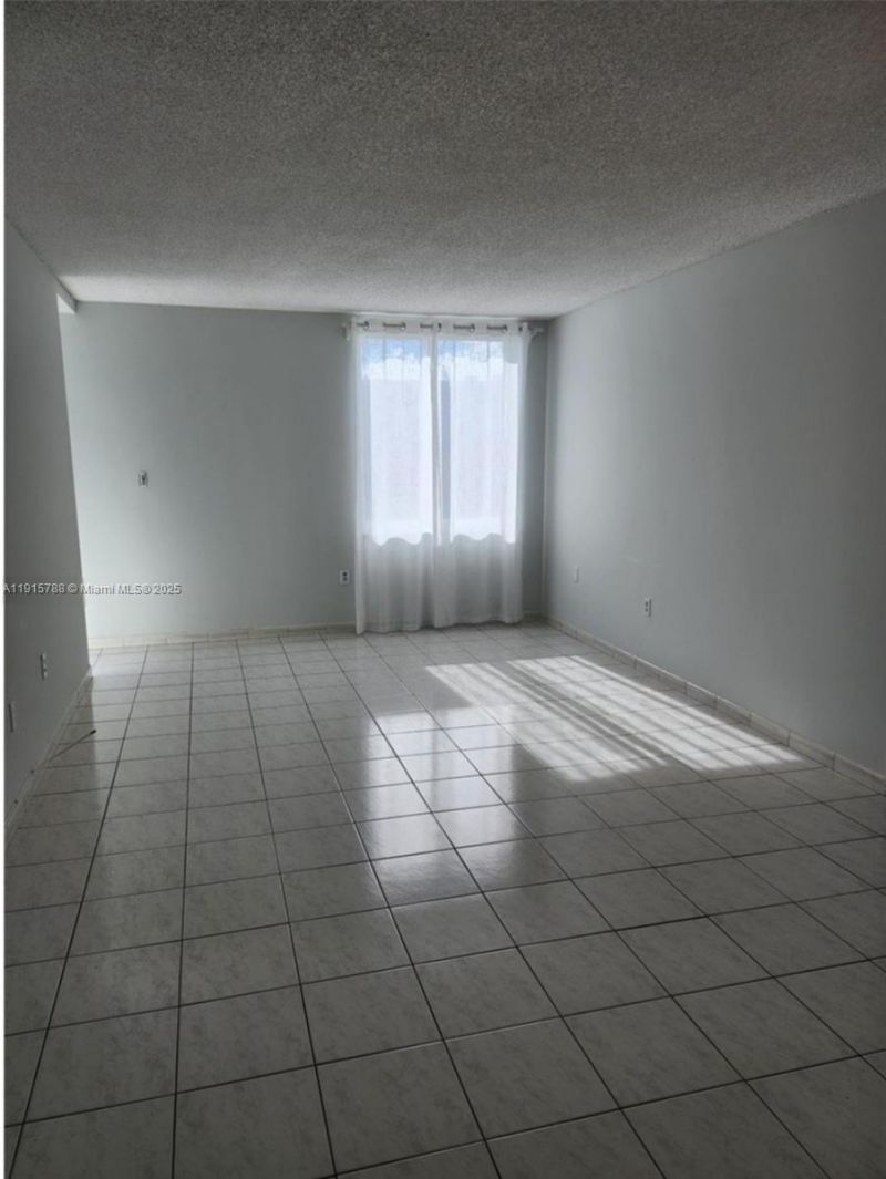 250 180th Dr, Unit 510, Sunny Isles Beach, FL 33160 Photo
