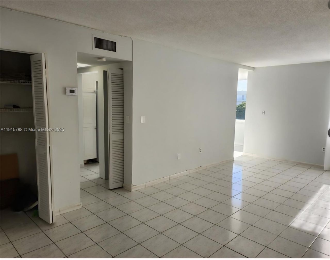 250 180th Dr, Unit 510, Sunny Isles Beach, FL 33160 Photo