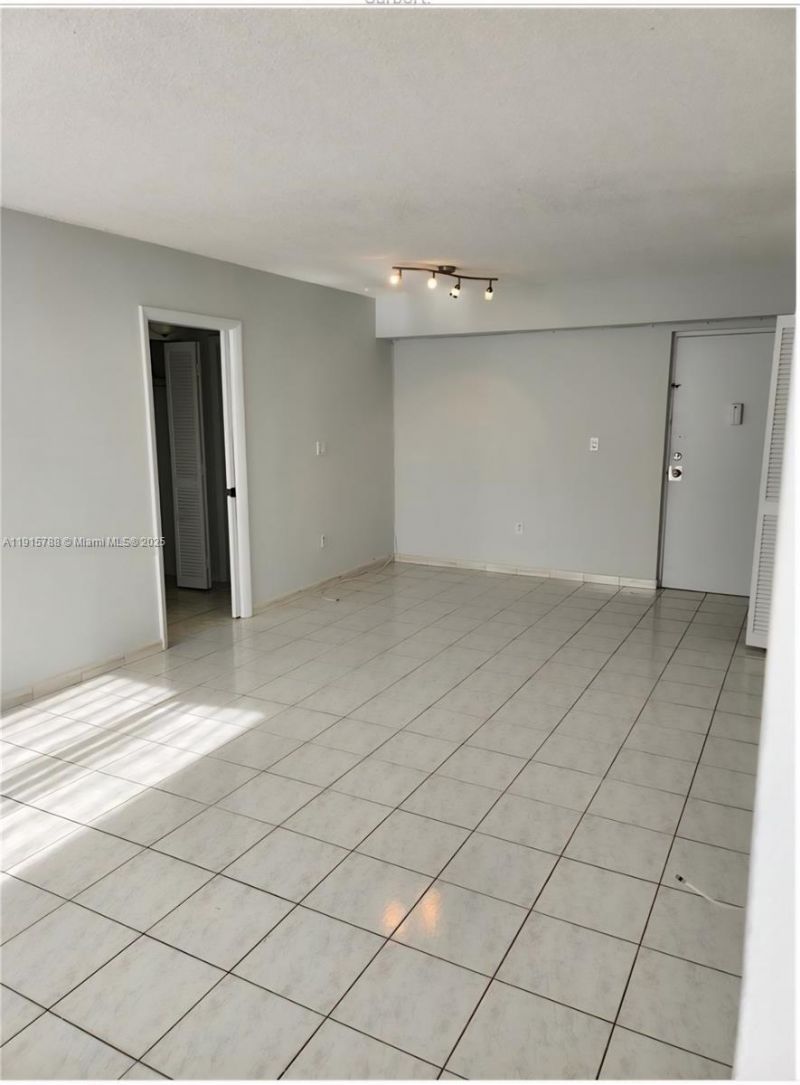 250 180th Dr, Unit 510, Sunny Isles Beach, FL 33160 Photo