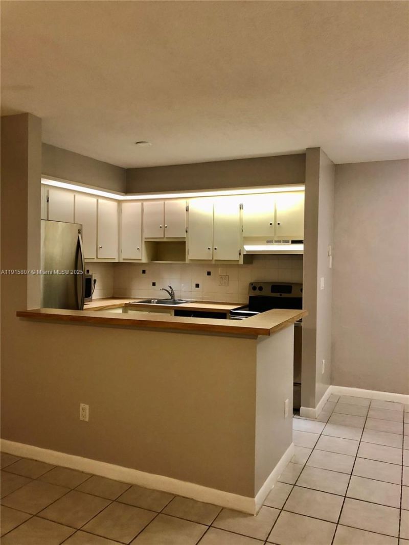 9753 W Mcnab Rd, Unit 112, Tamarac, FL 33321 Photo