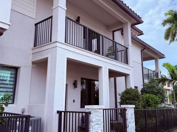 4624 NW 83rd Ave, Doral, FL 33166