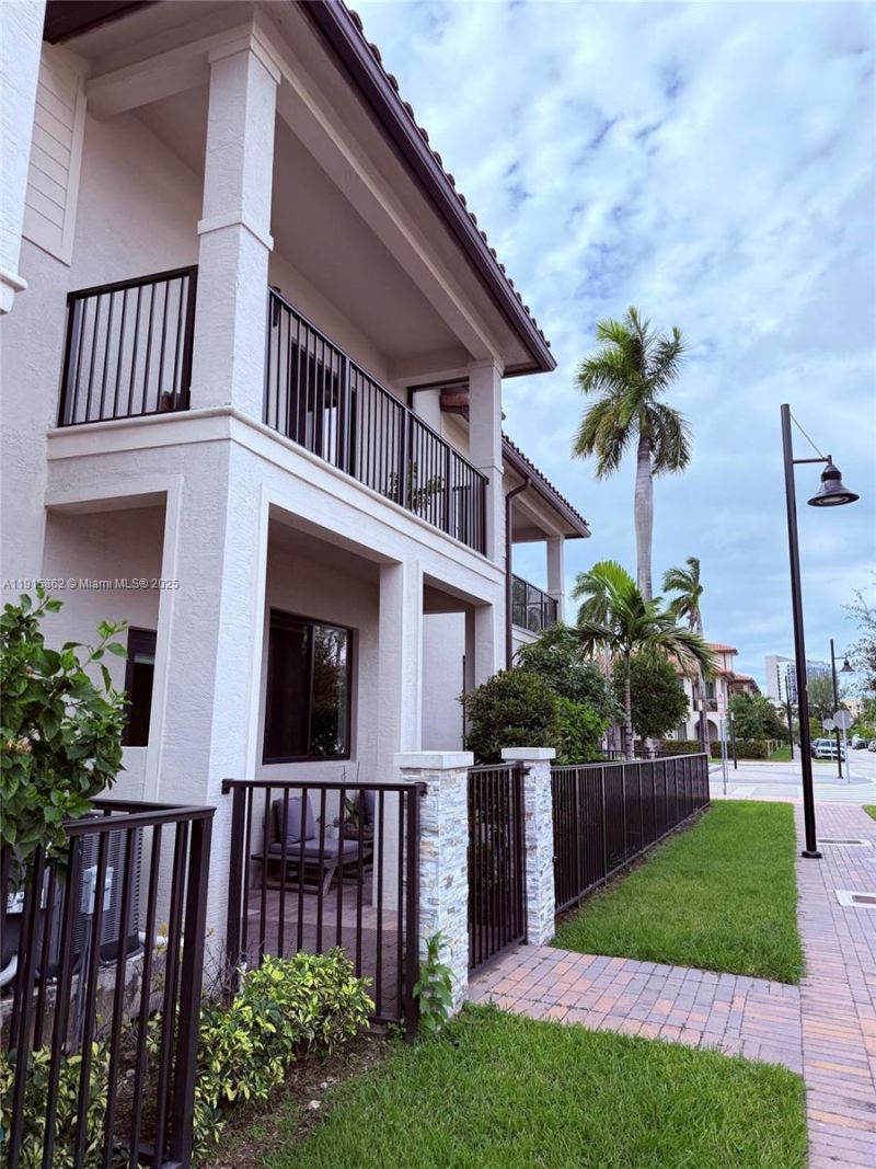 4624 NW 83rd Ave, Doral, FL 33166 Photo