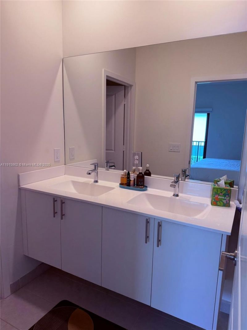 4624 NW 83rd Ave, Doral, FL 33166 Photo