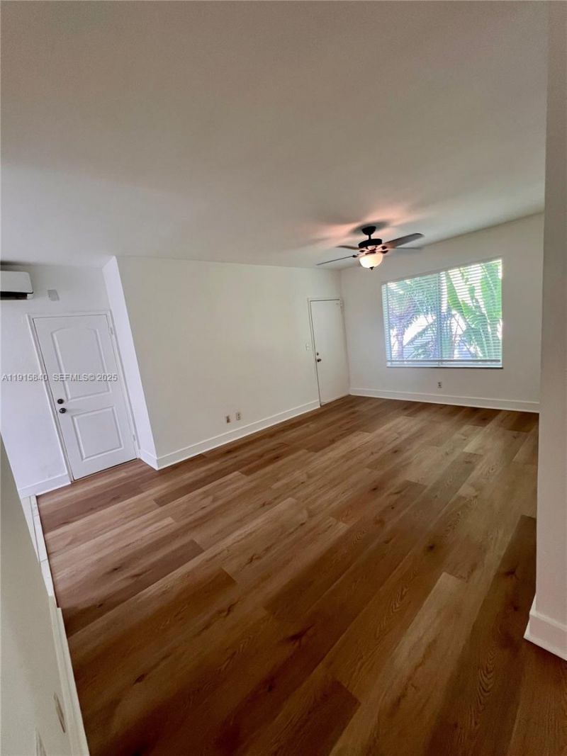 1198 Marseille Dr, Unit 4, Miami Beach, FL 33141 Photo