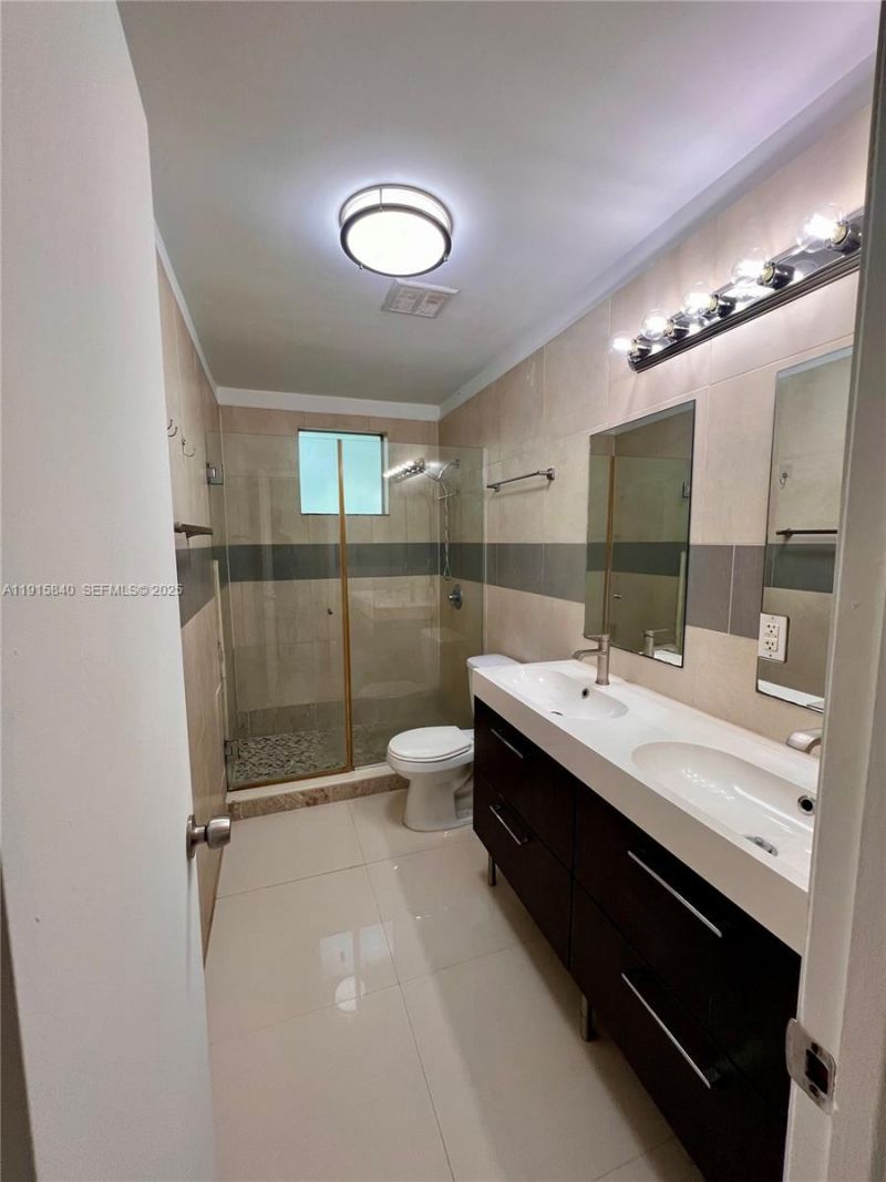 1198 Marseille Dr, Unit 4, Miami Beach, FL 33141 Photo