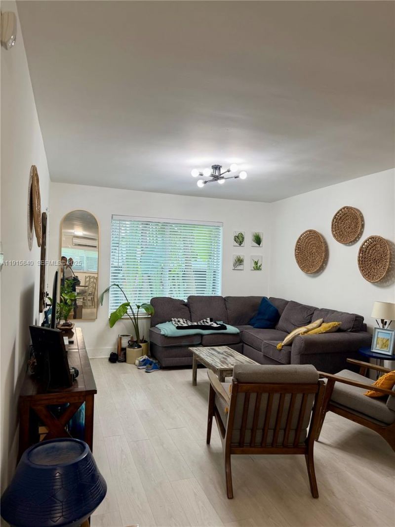 1198 Marseille Dr, Unit 4, Miami Beach, FL 33141 Photo