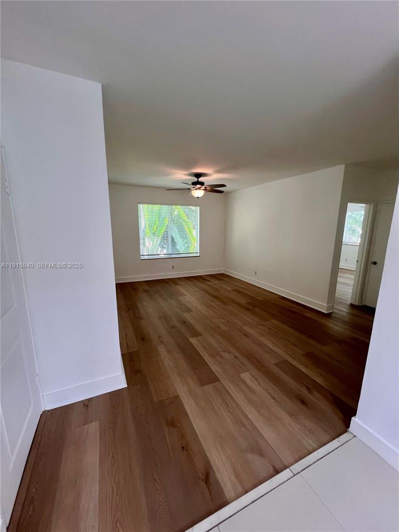 1198 Marseille Dr, Unit 4, Miami Beach, FL 33141 Photo