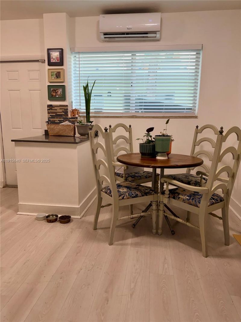 1198 Marseille Dr, Unit 4, Miami Beach, FL 33141 Photo