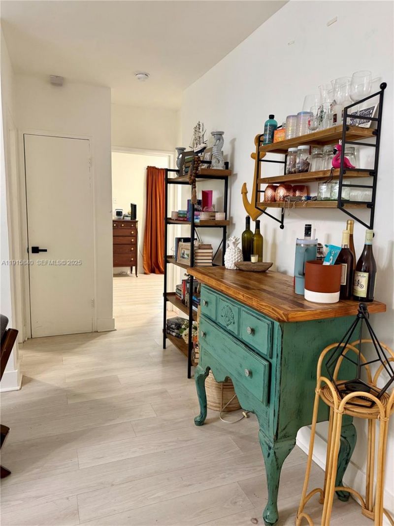 1198 Marseille Dr, Unit 4, Miami Beach, FL 33141 Photo