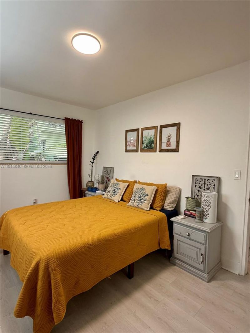 1198 Marseille Dr, Unit 4, Miami Beach, FL 33141 Photo