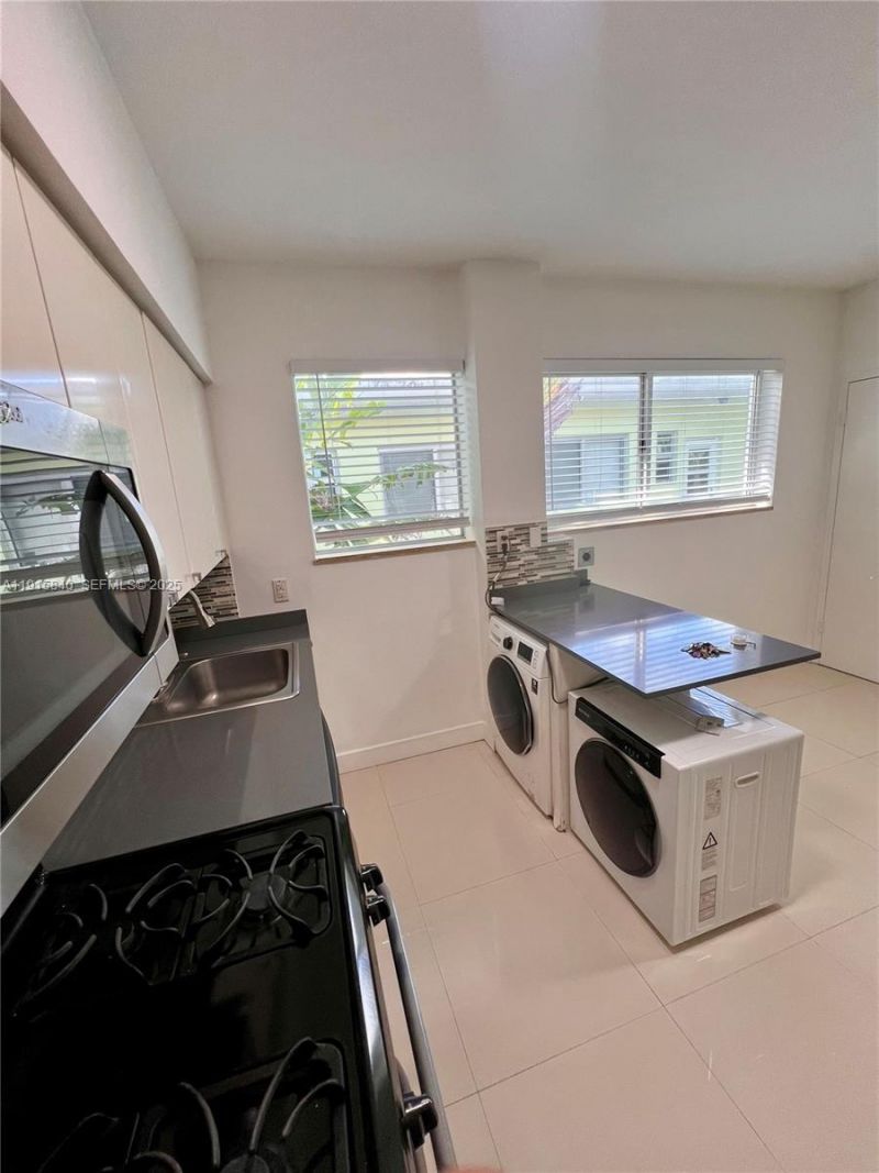 1198 Marseille Dr, Unit 4, Miami Beach, FL 33141 Photo