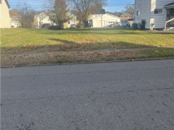 510 S Eighth Street, Coshocton, OH 43812