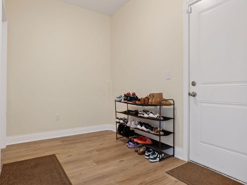 3832 Emmons Avenue, Columbus, OH 43219 Photo 3