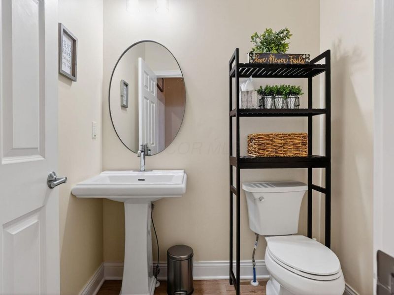 3832 Emmons Avenue, Columbus, OH 43219 Photo 7