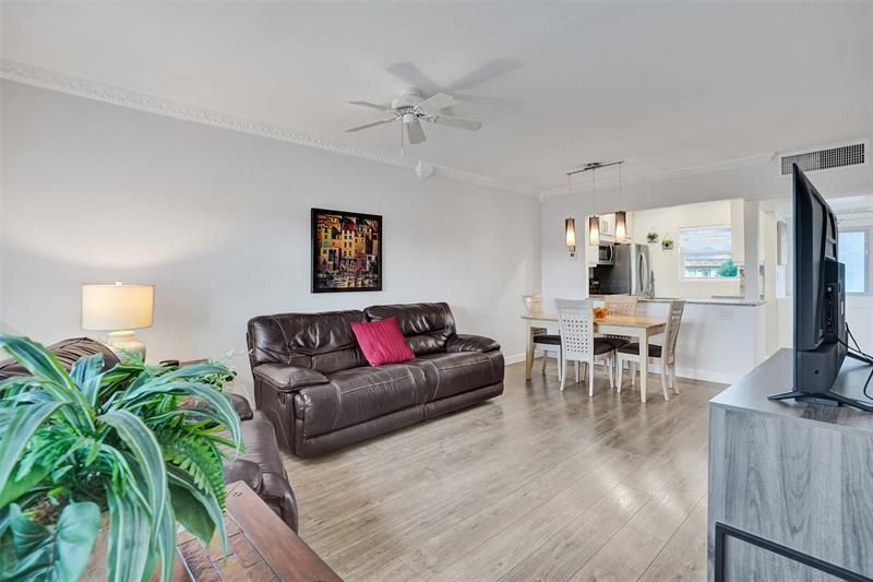 3405 NW 48th Avenue, Unit 611, Lauderdale Lakes, FL 33319 Photo