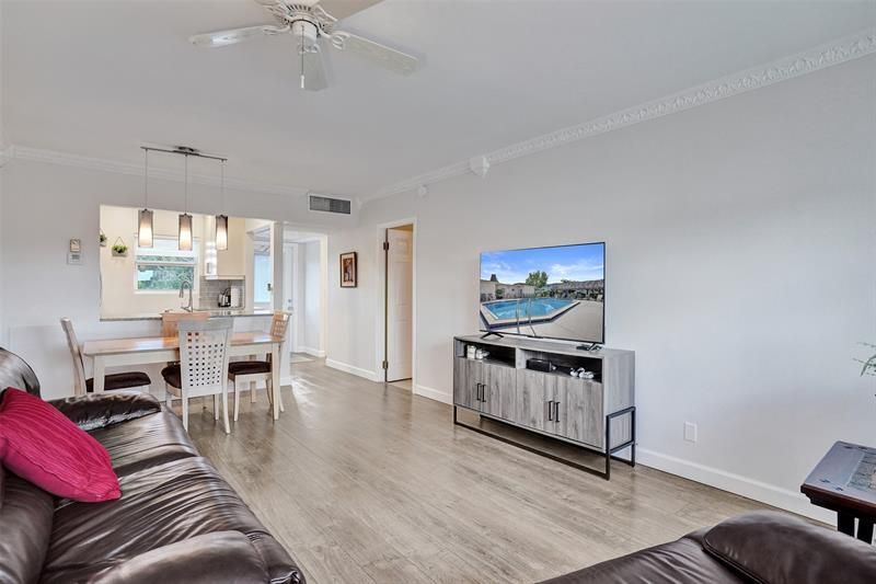 3405 NW 48th Avenue, Unit 611, Lauderdale Lakes, FL 33319 Photo