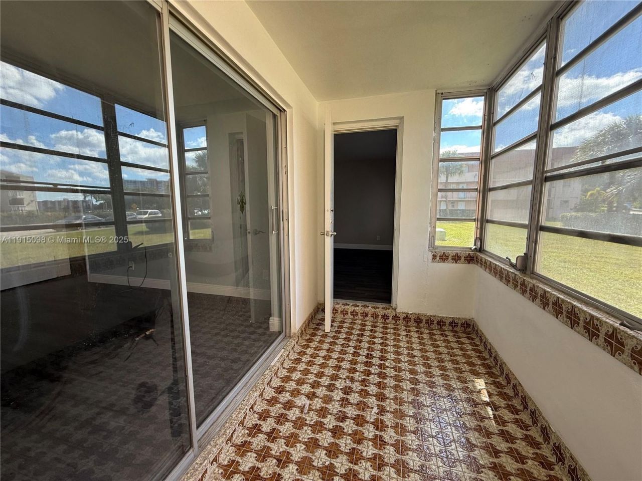 19001 NE 14th Ave, Unit 144, Miami, FL 33179 Photo