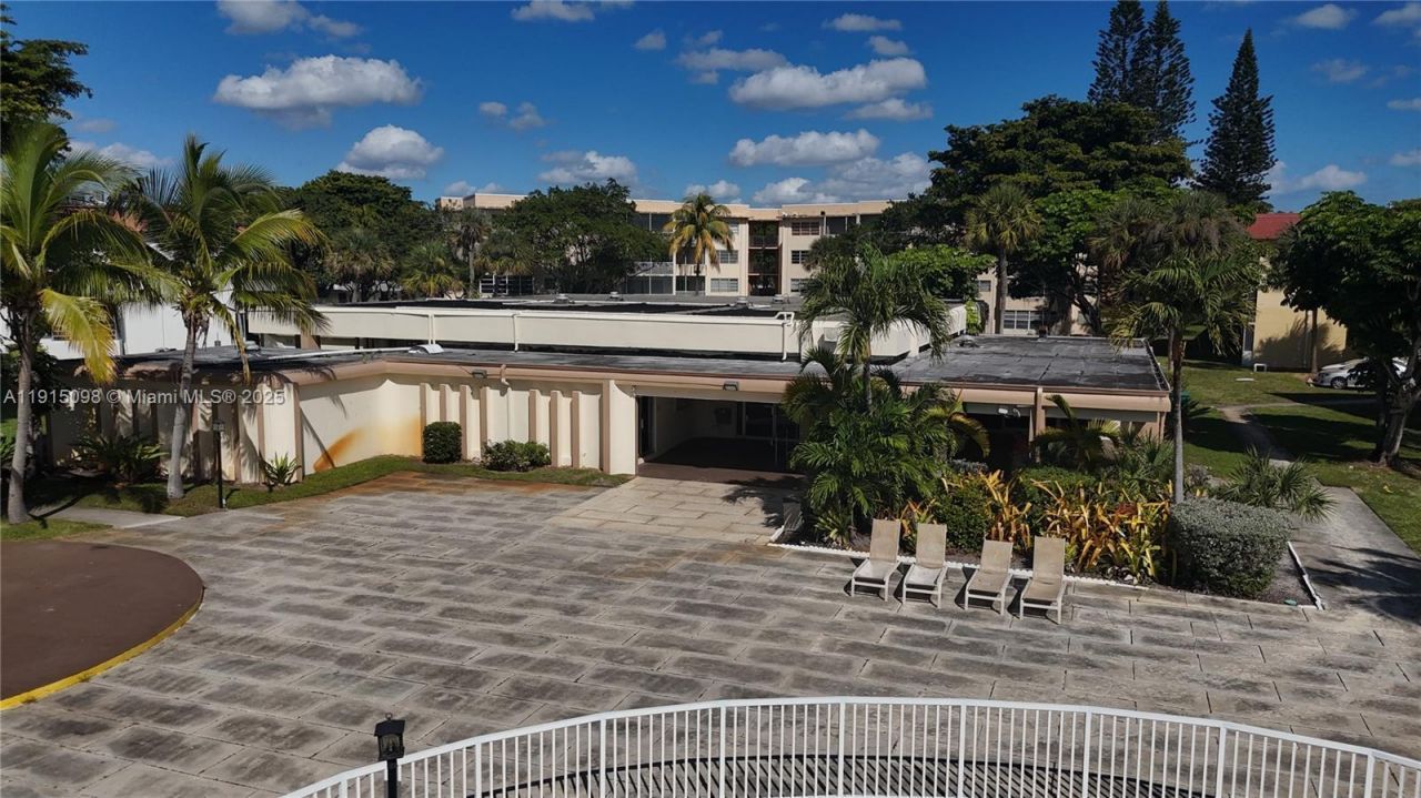 19001 NE 14th Ave, Unit 144, Miami, FL 33179 Photo