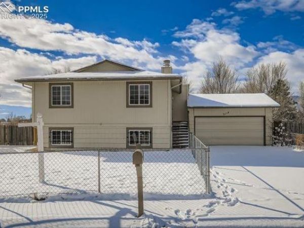 3114 Moonbeam Circle, Colorado Springs, CO 80916