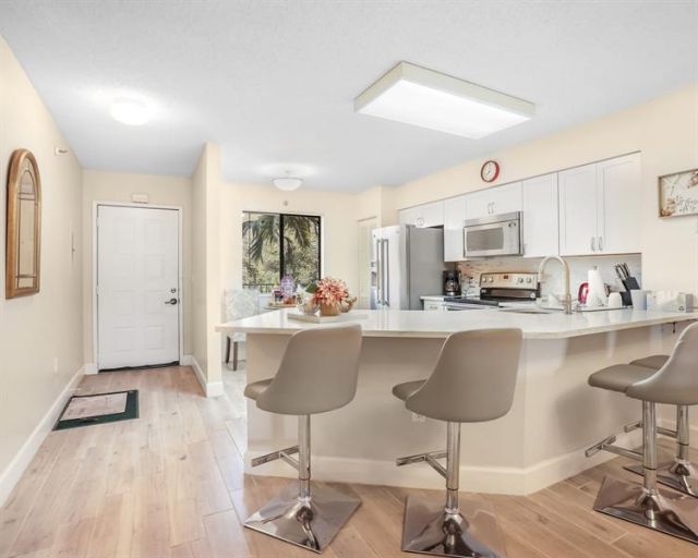 2334 S Cypress Bend Drive, Unit 302, Pompano Beach, FL 33069 Photo