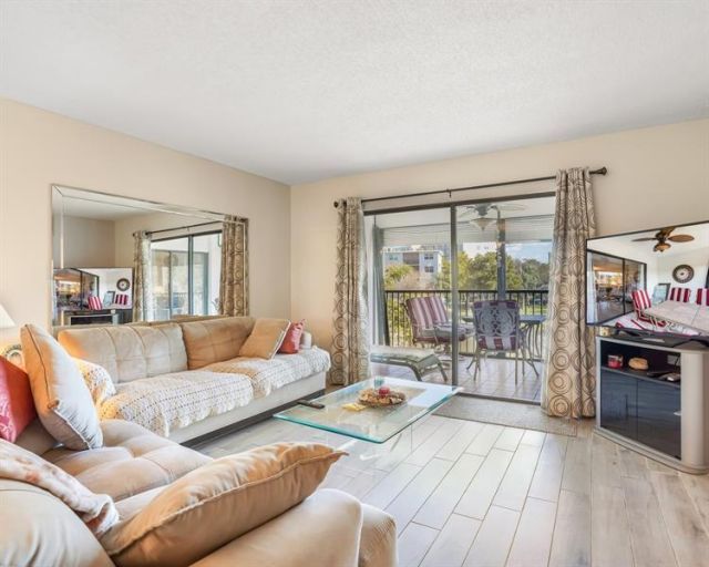 2334 S Cypress Bend Drive, Unit 302, Pompano Beach, FL 33069 Photo