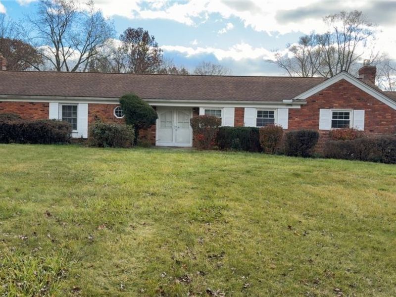 28000 S Woodland Road, Pepper Pike, OH 44124 Photo 1