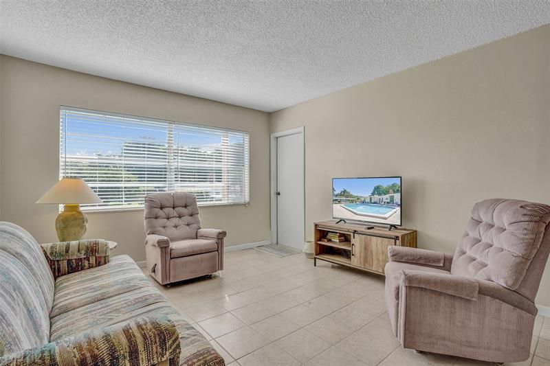 4700 NW 35th Street, Unit 507, Lauderdale Lakes, FL 33319 Photo