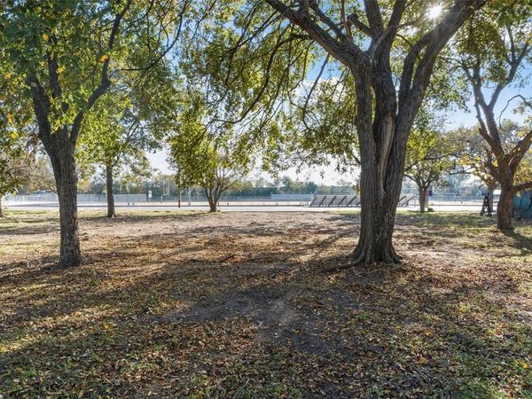 606 S Reagan Street , West, TX 76691