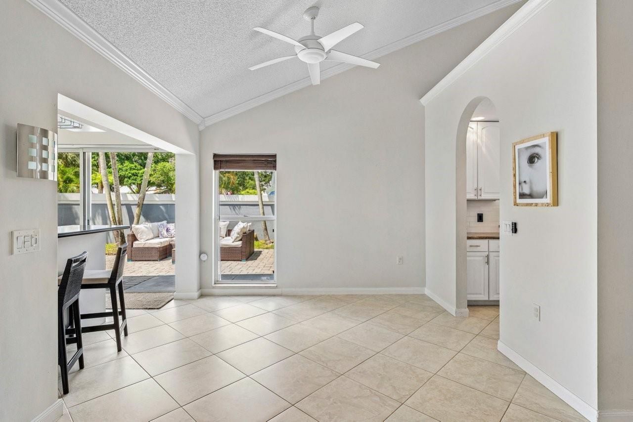 2860 Wilderness Rd, West Palm Beach, FL 33409 Photo